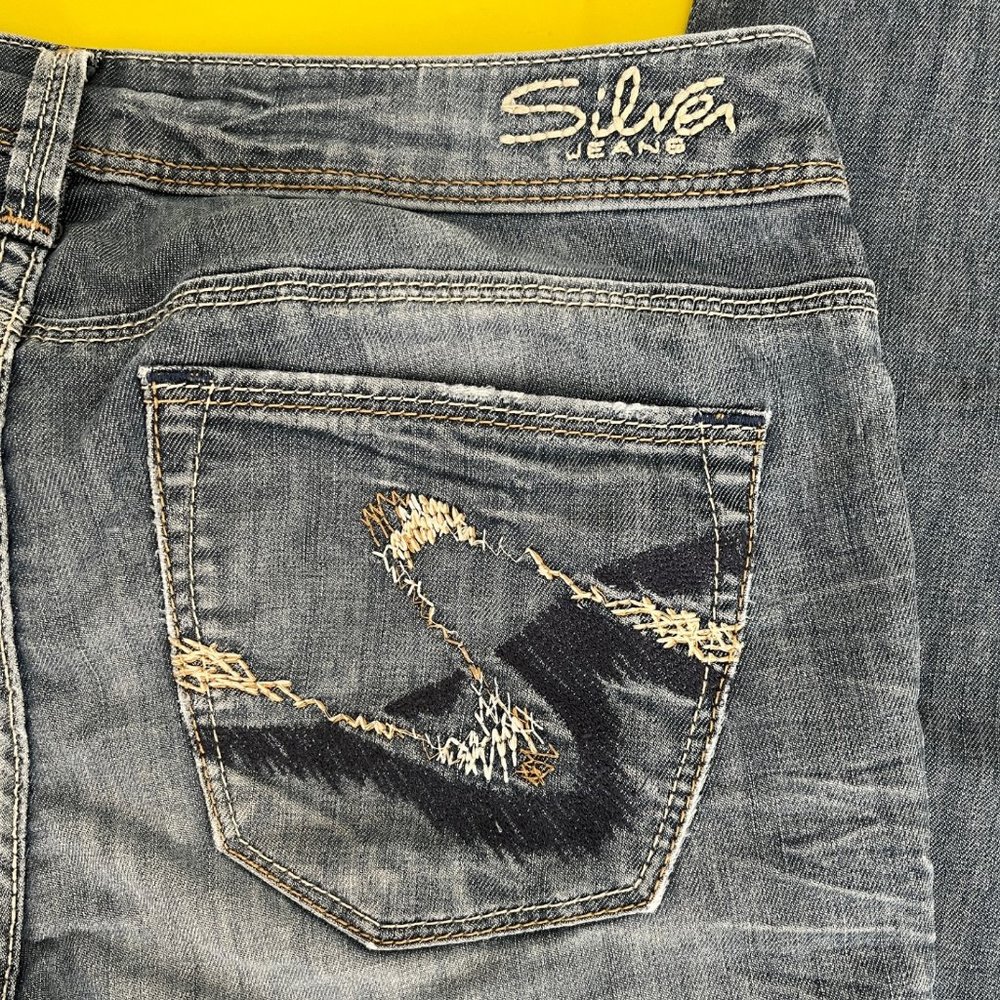 Silver Sienna Skinny Jeans, Light Wash, Size 27 - Picture 8 of 10